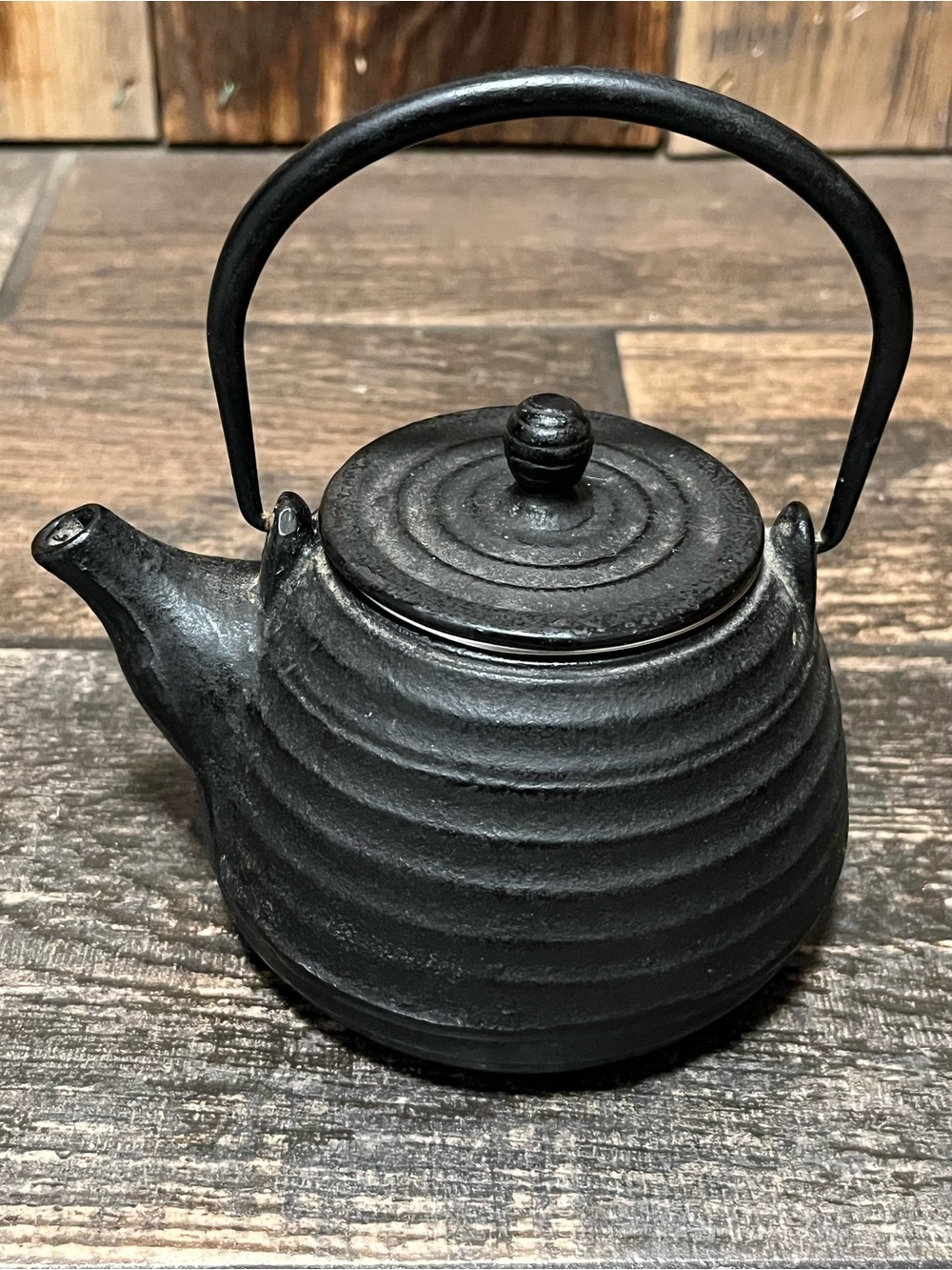 Black Cast Iron Teapot Kettle with Handle
